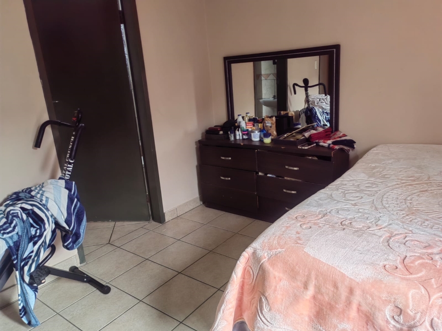 To Let 2 Bedroom Property for Rent in Vorna Valley Gauteng
