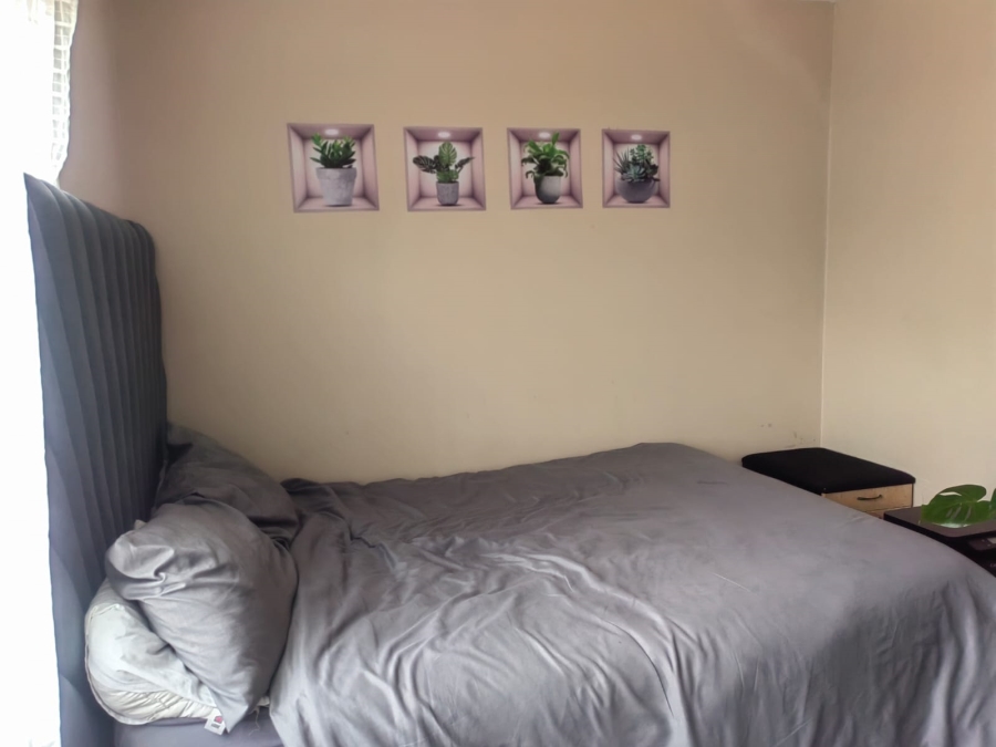 To Let 2 Bedroom Property for Rent in Vorna Valley Gauteng