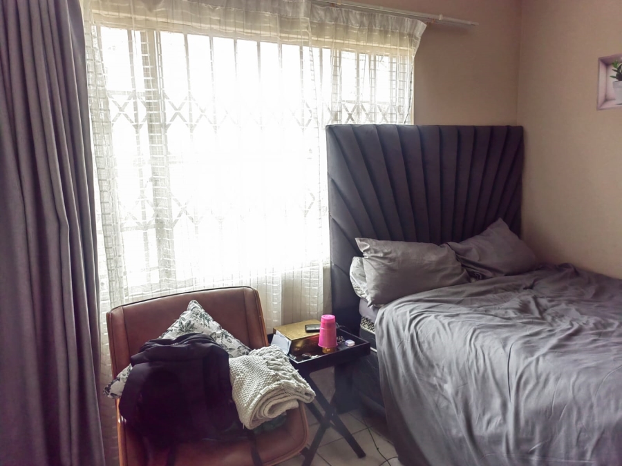 To Let 2 Bedroom Property for Rent in Vorna Valley Gauteng