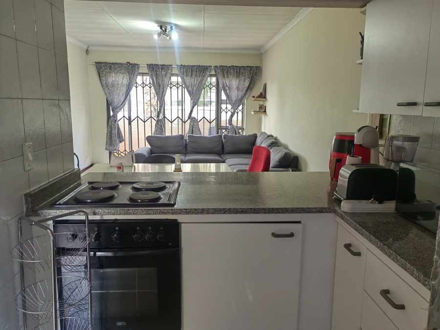 2 Bedroom Property for Sale in Vorna Valley Gauteng