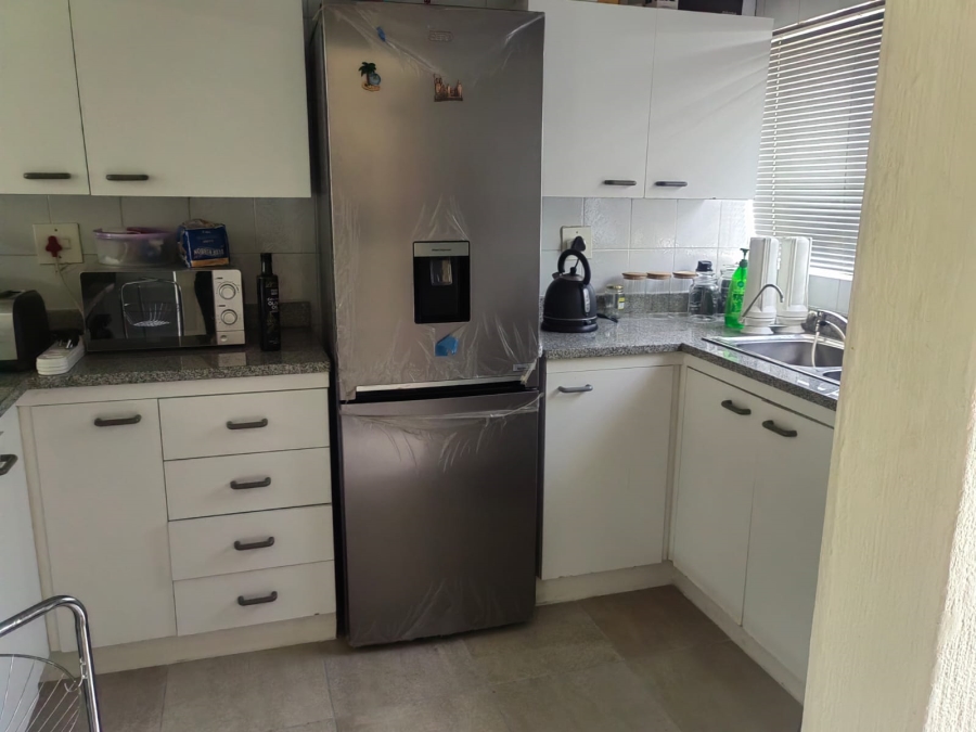 2 Bedroom Property for Sale in Vorna Valley Gauteng