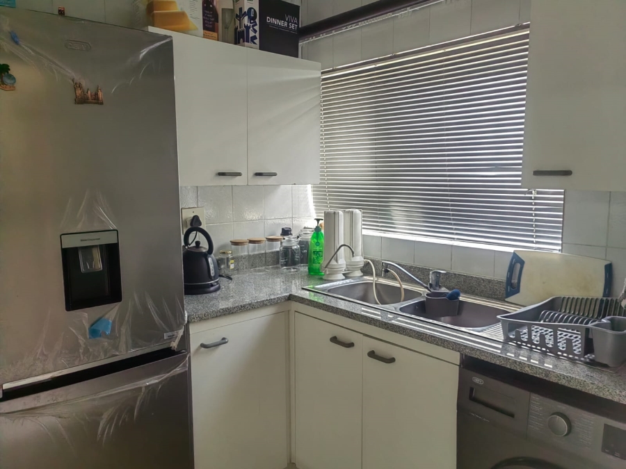 2 Bedroom Property for Sale in Vorna Valley Gauteng