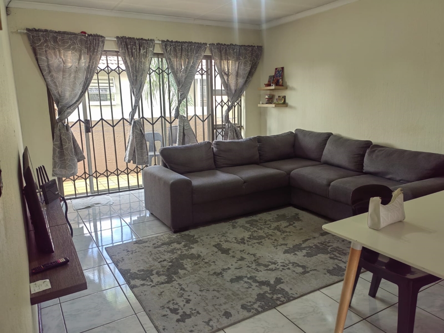2 Bedroom Property for Sale in Vorna Valley Gauteng