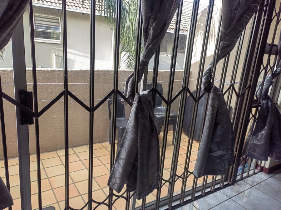 2 Bedroom Property for Sale in Vorna Valley Gauteng
