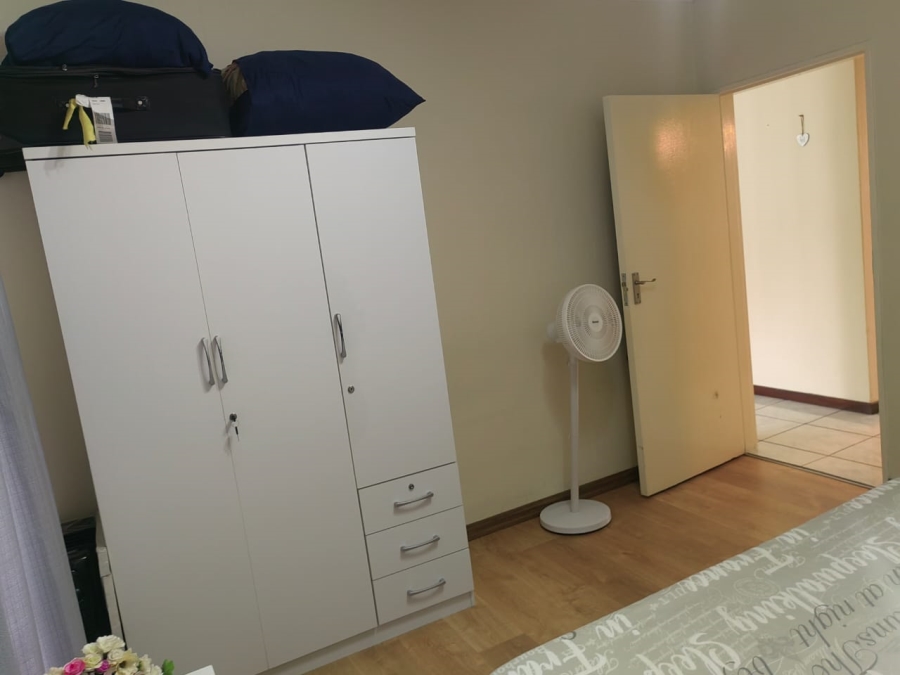 2 Bedroom Property for Sale in Vorna Valley Gauteng