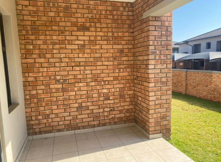 2 Bedroom Property for Sale in Noordwyk Gauteng