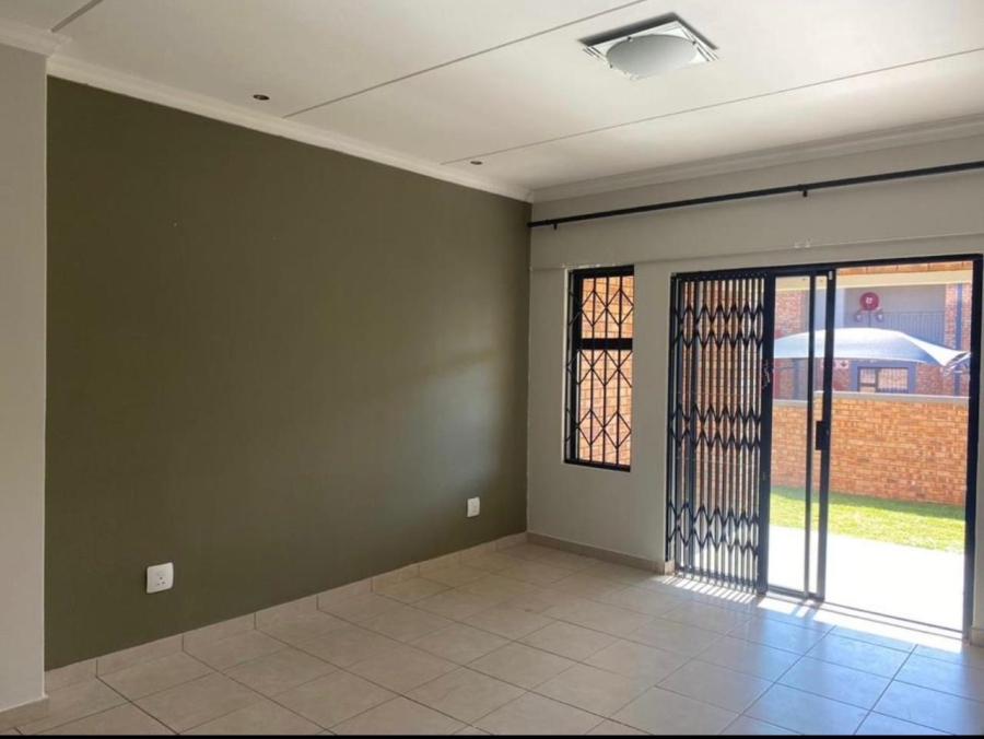 2 Bedroom Property for Sale in Noordwyk Gauteng