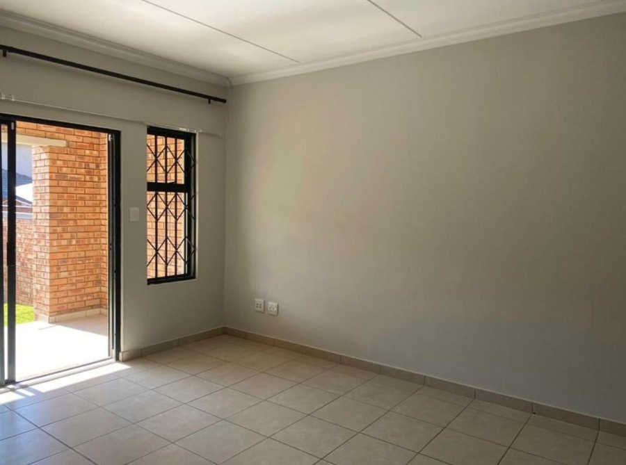 2 Bedroom Property for Sale in Noordwyk Gauteng