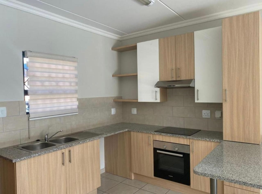 2 Bedroom Property for Sale in Noordwyk Gauteng