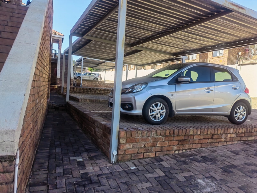 2 Bedroom Property for Sale in Vorna Valley Gauteng