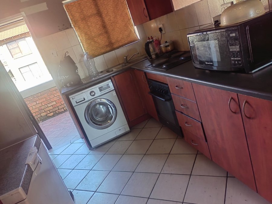 2 Bedroom Property for Sale in Vorna Valley Gauteng