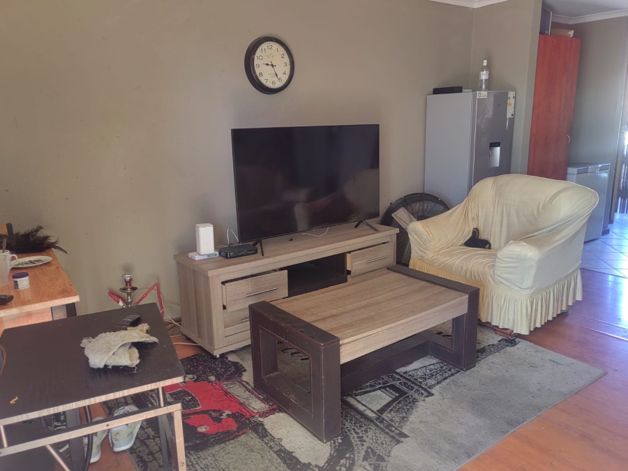 2 Bedroom Property for Sale in Vorna Valley Gauteng