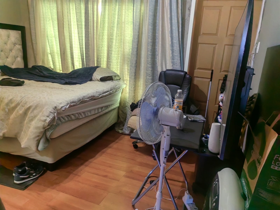 2 Bedroom Property for Sale in Vorna Valley Gauteng