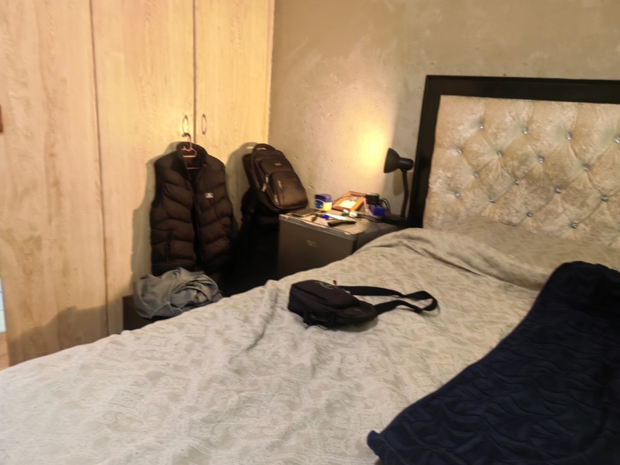 2 Bedroom Property for Sale in Vorna Valley Gauteng