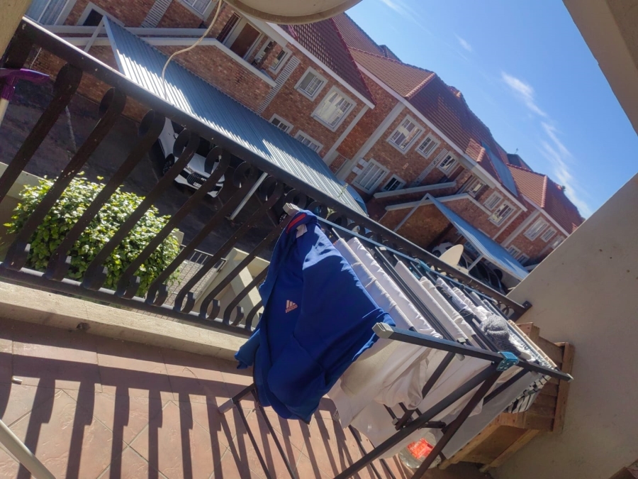 2 Bedroom Property for Sale in Vorna Valley Gauteng