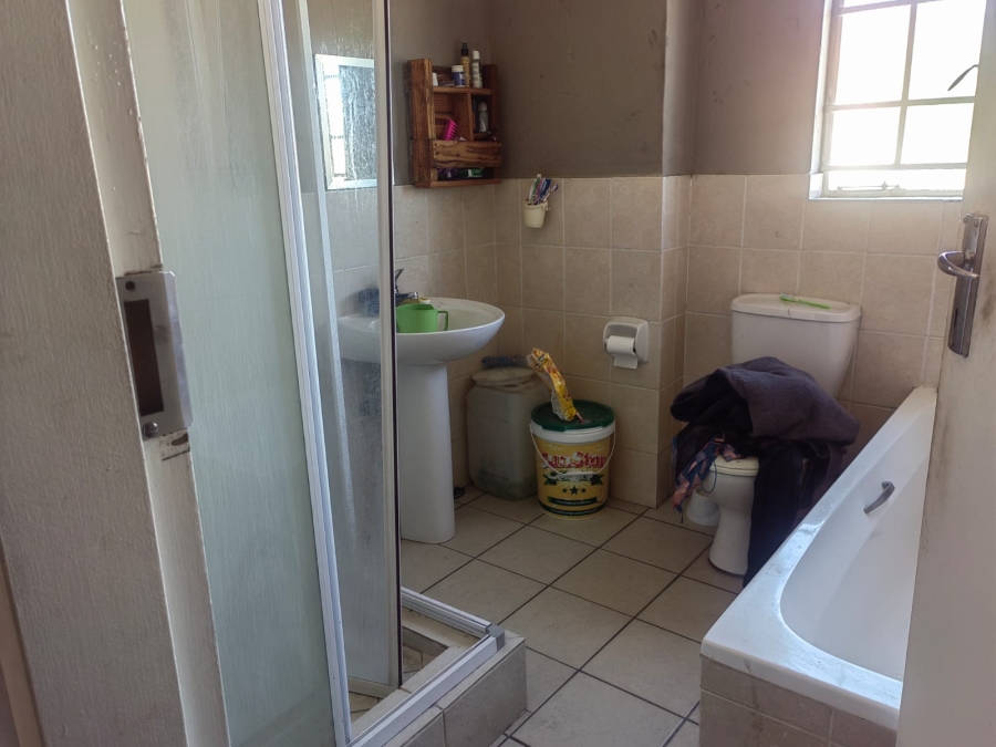2 Bedroom Property for Sale in Vorna Valley Gauteng