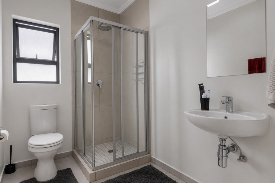 3 Bedroom Property for Sale in Broadacres Gauteng