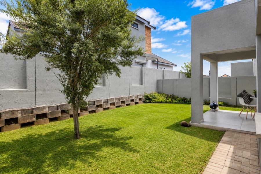 3 Bedroom Property for Sale in Broadacres Gauteng