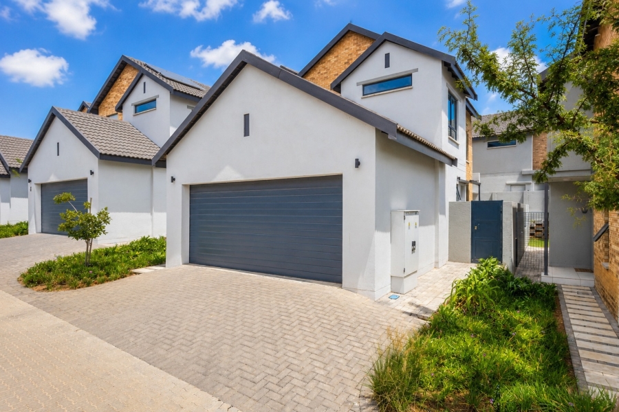 3 Bedroom Property for Sale in Broadacres Gauteng