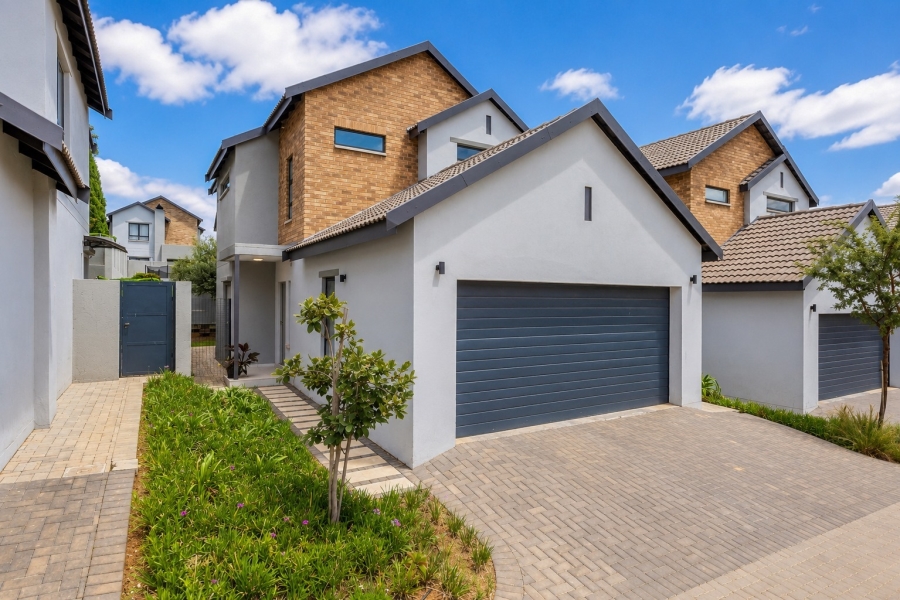 3 Bedroom Property for Sale in Broadacres Gauteng