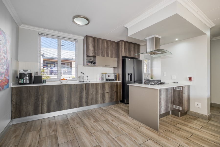 3 Bedroom Property for Sale in Broadacres Gauteng