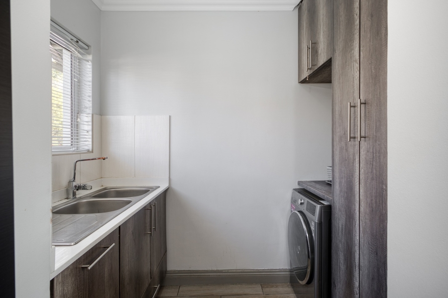 3 Bedroom Property for Sale in Broadacres Gauteng
