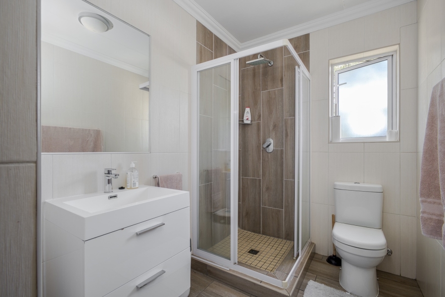 3 Bedroom Property for Sale in Broadacres Gauteng