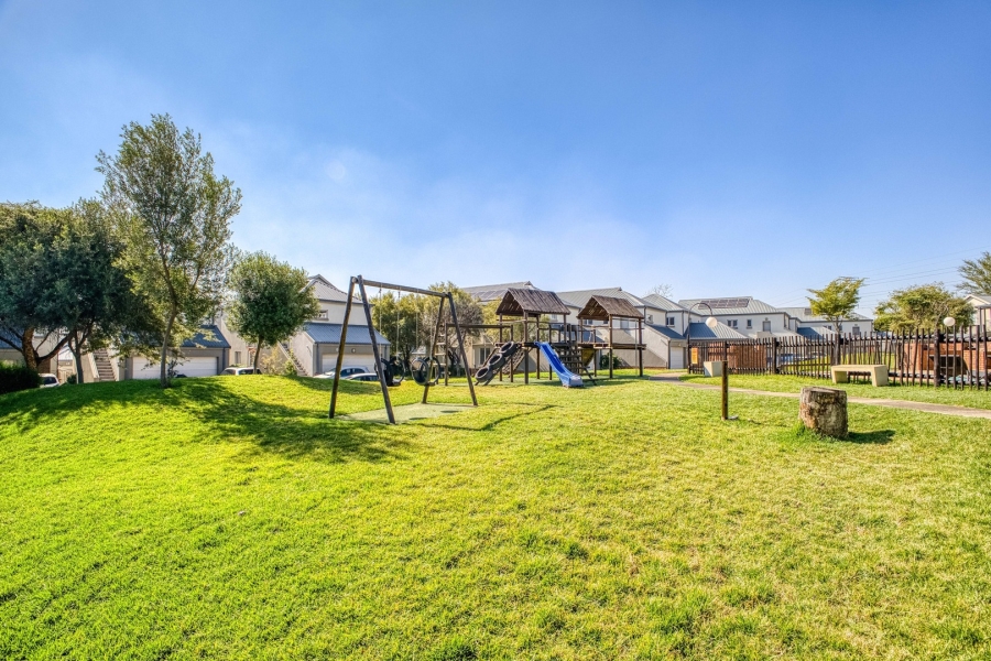 3 Bedroom Property for Sale in Broadacres Gauteng