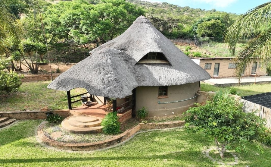 8 Bedroom Property for Sale in Uitzicht AH Gauteng