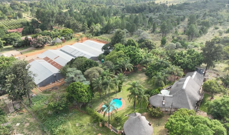 8 Bedroom Property for Sale in Uitzicht AH Gauteng