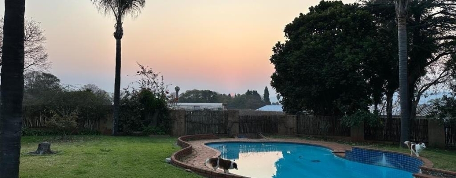 8 Bedroom Property for Sale in Uitzicht AH Gauteng