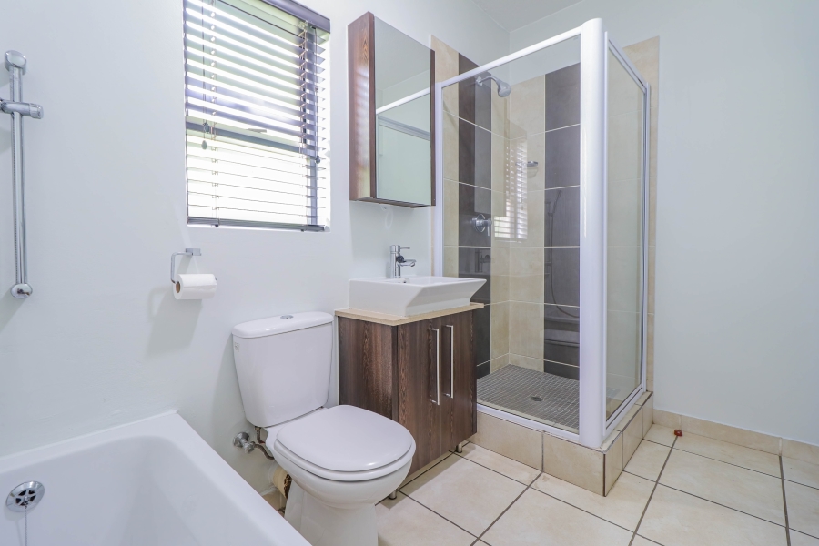 1 Bedroom Property for Sale in Bryanston Gauteng