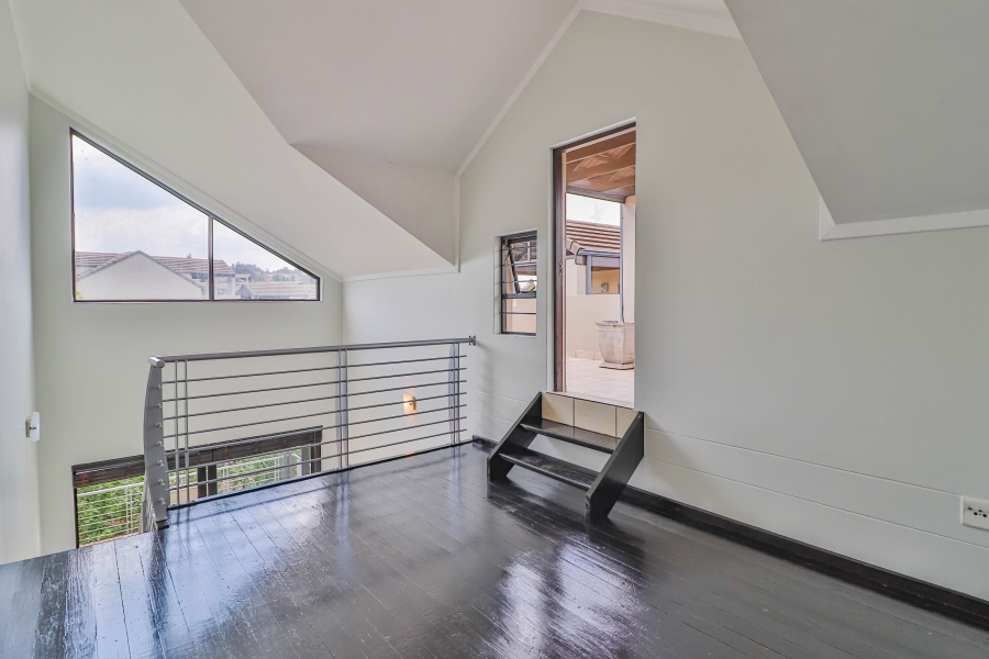 1 Bedroom Property for Sale in Bryanston Gauteng