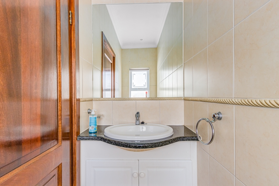 To Let 4 Bedroom Property for Rent in Sunninghill Gauteng