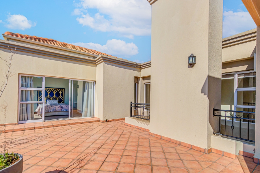 To Let 4 Bedroom Property for Rent in Sunninghill Gauteng