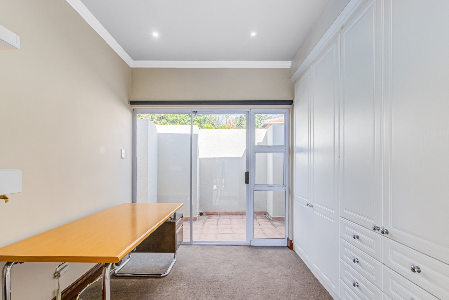 To Let 4 Bedroom Property for Rent in Sunninghill Gauteng