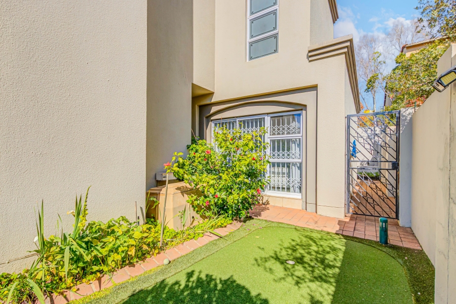 To Let 4 Bedroom Property for Rent in Sunninghill Gauteng