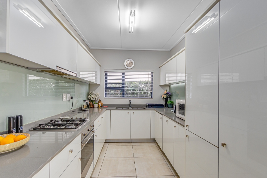 3 Bedroom Property for Sale in Waterfall Gauteng
