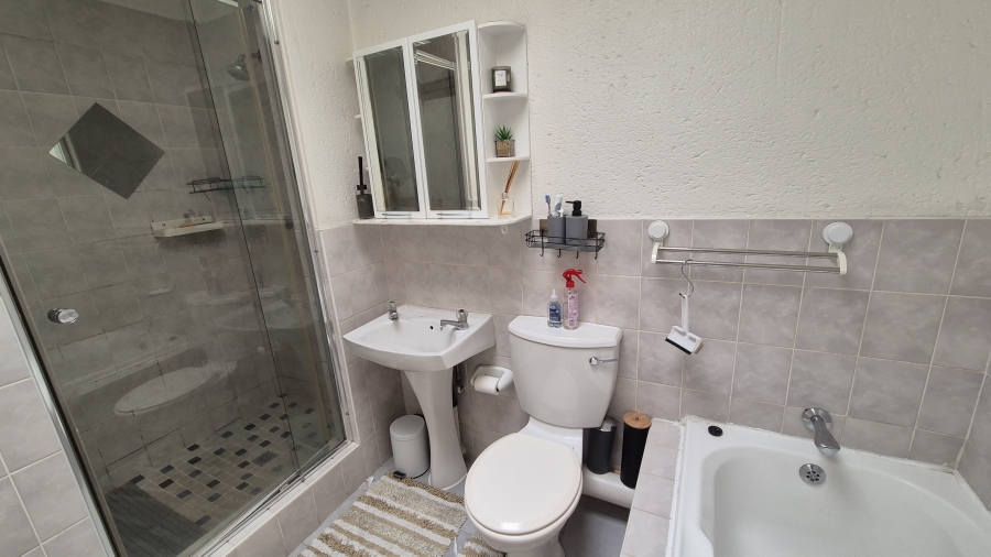 2 Bedroom Property for Sale in Marais Steyn Park Gauteng