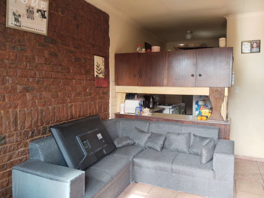 2 Bedroom Property for Sale in Hermanstad Gauteng