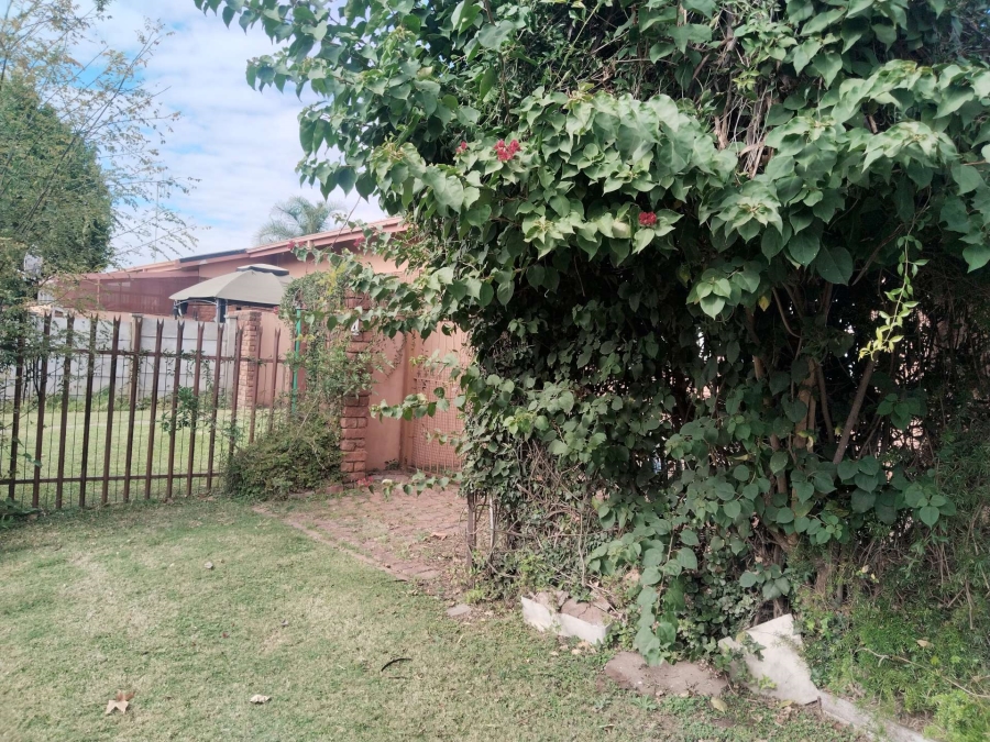 2 Bedroom Property for Sale in Hermanstad Gauteng