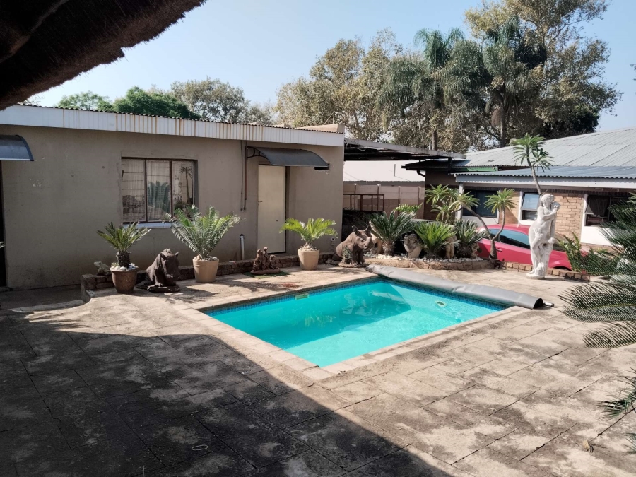 4 Bedroom Property for Sale in Mountain View Gauteng