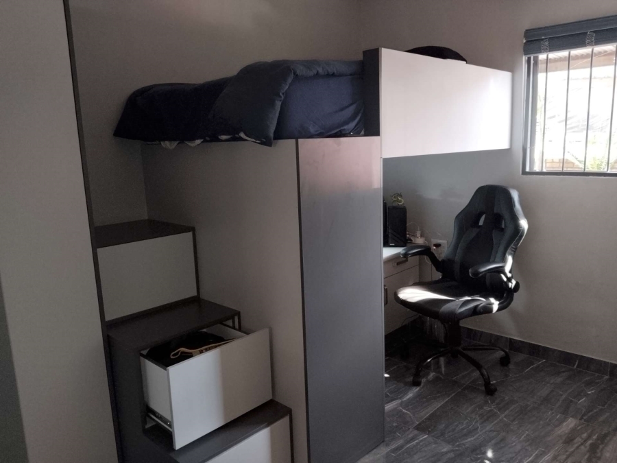 4 Bedroom Property for Sale in Mountain View Gauteng