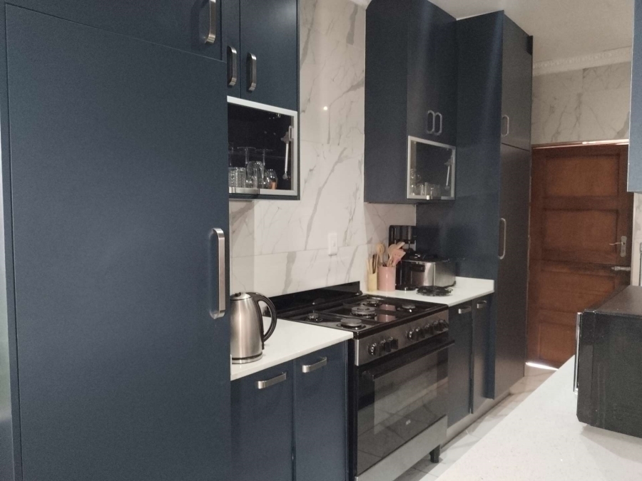 4 Bedroom Property for Sale in Mountain View Gauteng