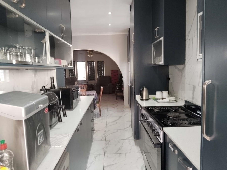 4 Bedroom Property for Sale in Mountain View Gauteng