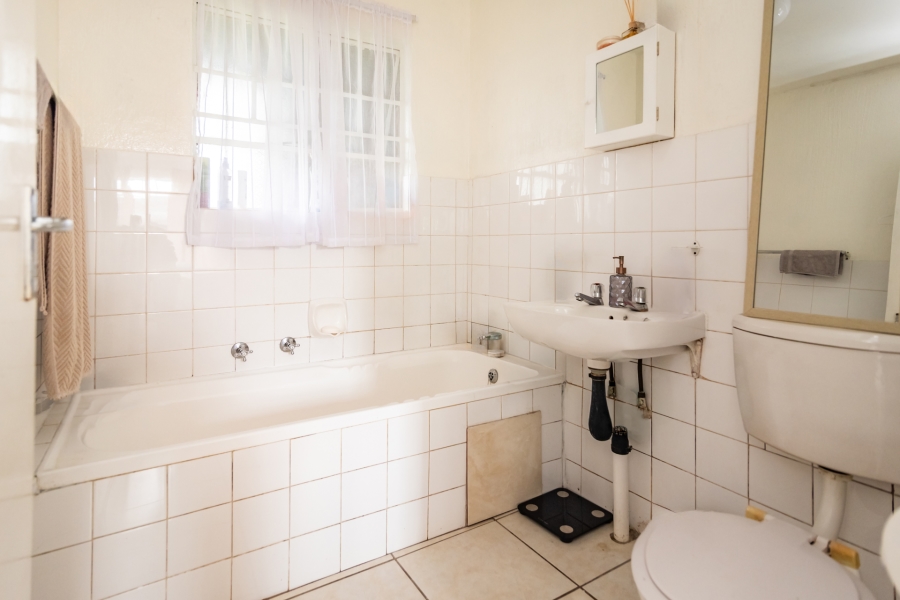 1 Bedroom Property for Sale in Lyndhurst Gauteng