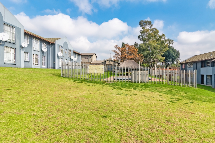 1 Bedroom Property for Sale in Lyndhurst Gauteng