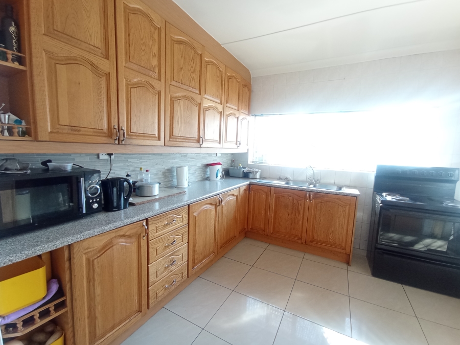 5 Bedroom Property for Sale in Brixton Gauteng