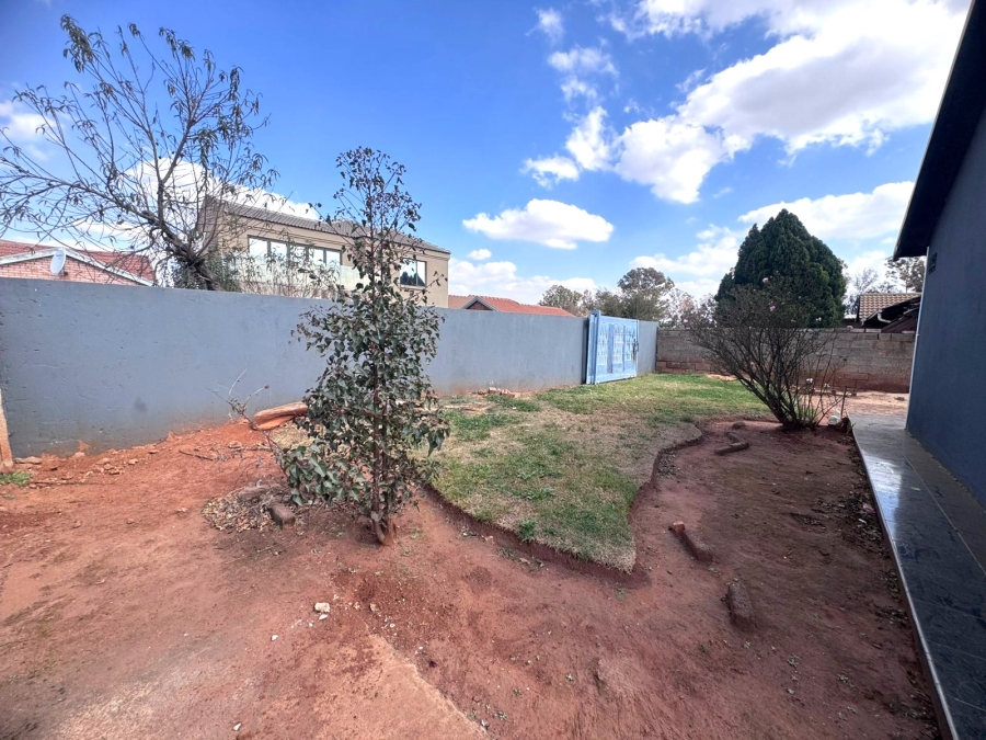 3 Bedroom Property for Sale in Vosloorus Ext 5 Gauteng