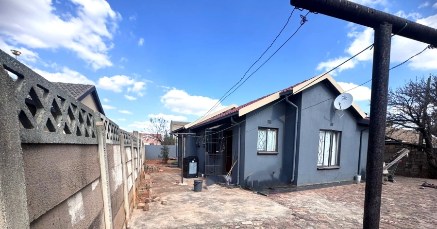 3 Bedroom Property for Sale in Vosloorus Ext 5 Gauteng